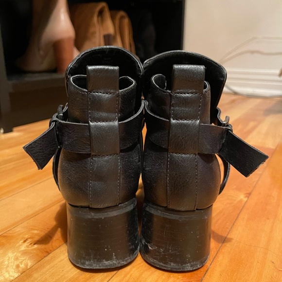 Black Chunky heel boots - Picture 3 of 3